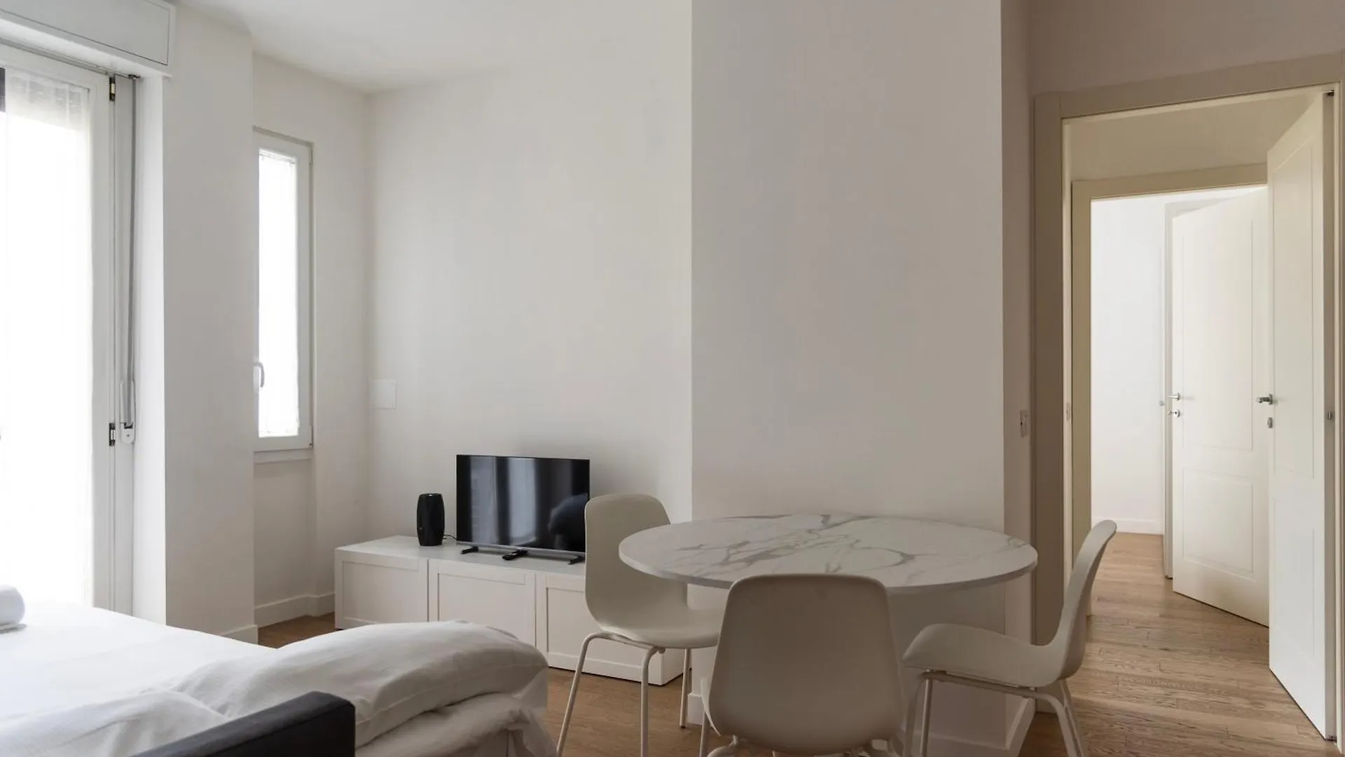 Youhosty - Gioia Tower View Mailand Apartment